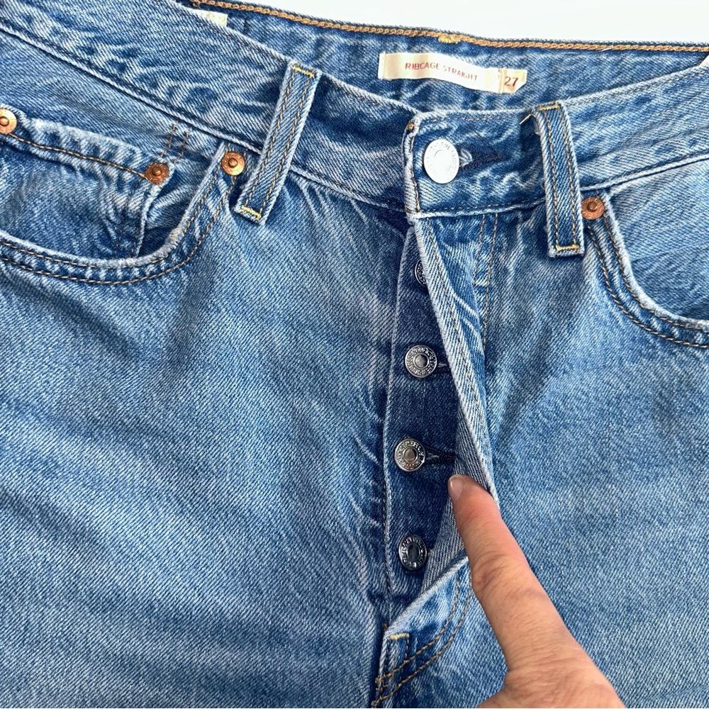 Levi’s Women’s Medium Blue Wash Ribcage Straight Button Front Jeans- Size 27x27 - Picture 11 of 12